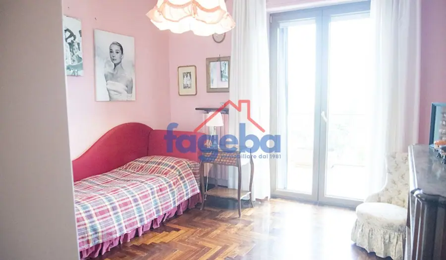 Ampio appartamento a pochi passi dal mare — foto 13