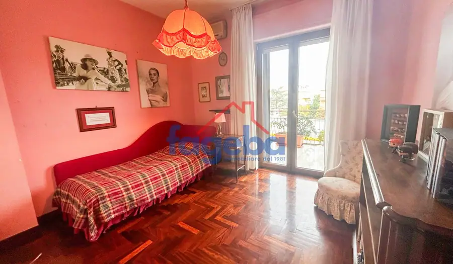 Ampio appartamento a pochi passi dal mare — foto 14