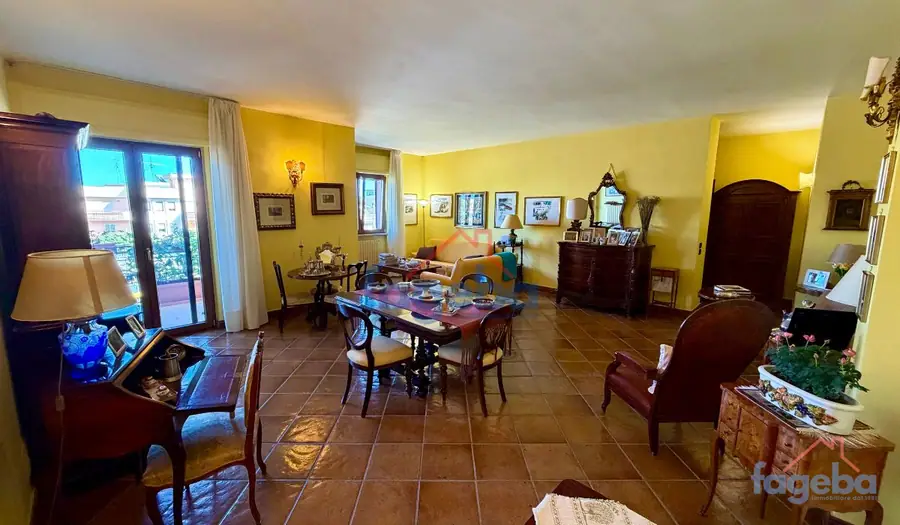 Ampio appartamento con tripla esposizione — foto 6
