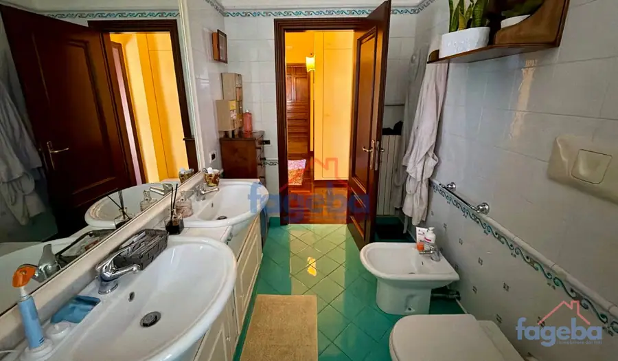 Ampio appartamento con tripla esposizione — foto 20