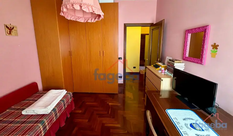 Ampio appartamento con tripla esposizione — foto 15