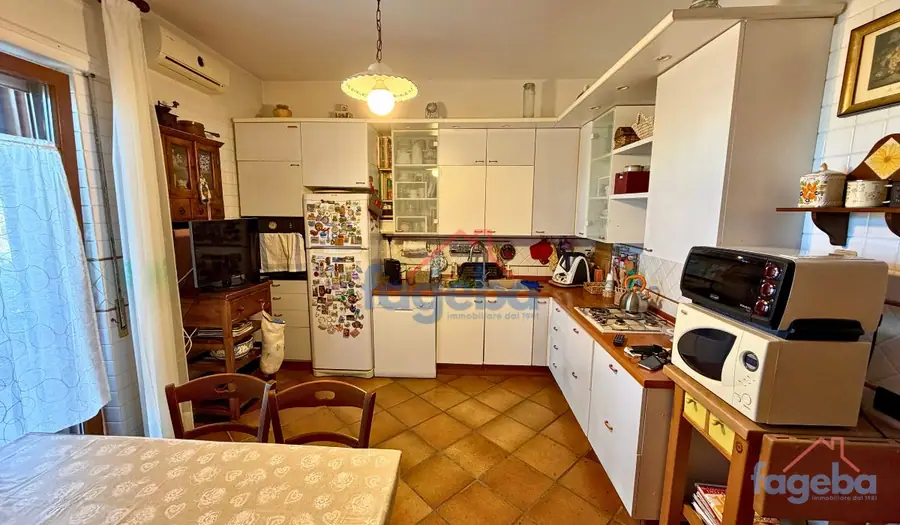 Ampio appartamento con tripla esposizione — foto 3