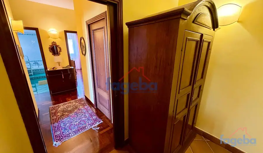 Ampio appartamento con tripla esposizione — foto 9