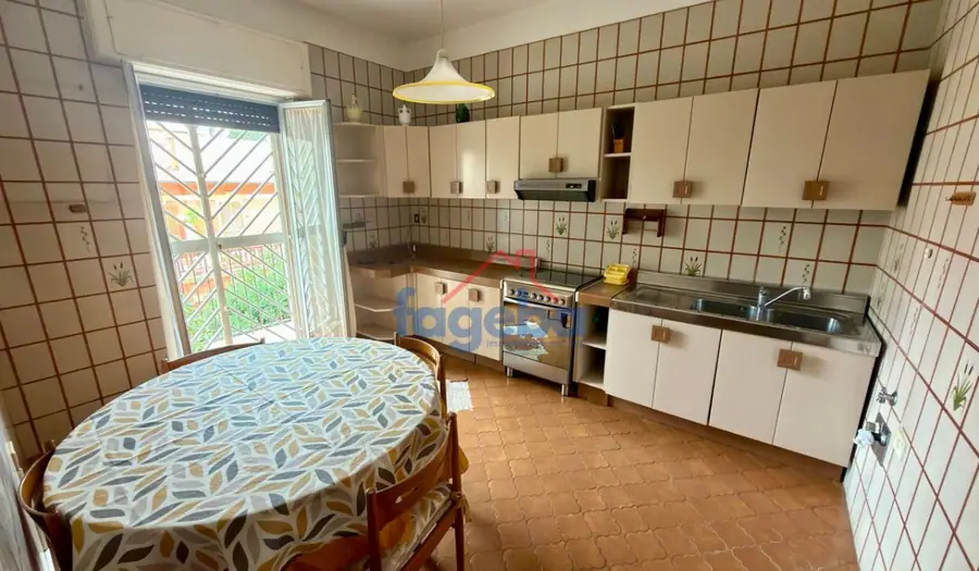 Ampio appartamento in centro — foto 8