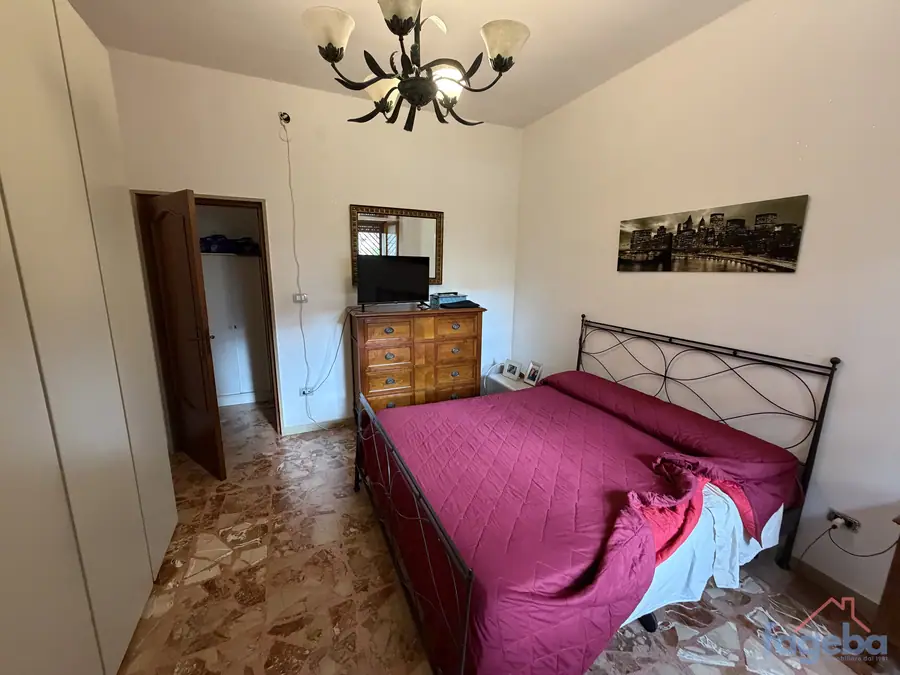 Appartamento a piano rialzato con giardino — foto 10