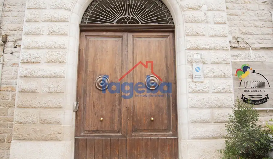 Appartamento moderno in palazzo storico a Trani, Trani Centro