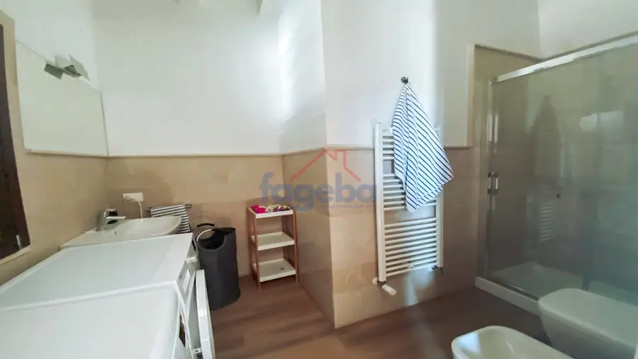 Appartamento ristrutturato con terrazza privata — foto 21