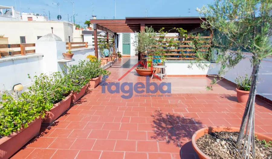 Appartamento storico con terrazzo esclusivo — foto 33