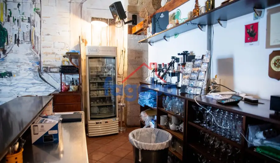 Attività commerciale nei pressi del porto di Trani — foto 13