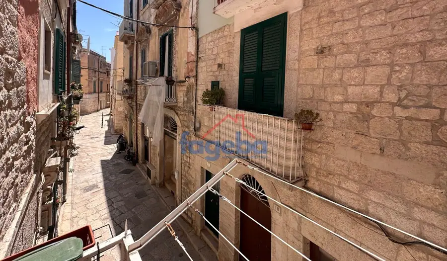 Bilocale in centro storico — foto 9