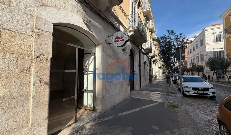 Locale commerciale angolare — foto 10