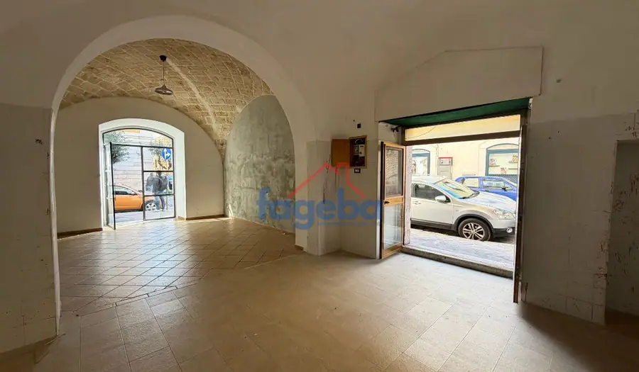 Locale commerciale angolare — foto 7