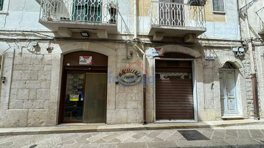 Locale commerciale in zona centrale a Trani — foto 10